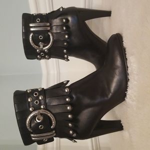 STUART WEITZMAN LEATHER STUDDED BOOTIES